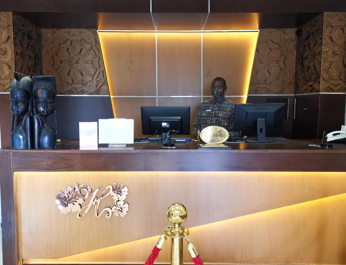 Hotel Hibiscus Louis Лібревіль Екстер'єр фото